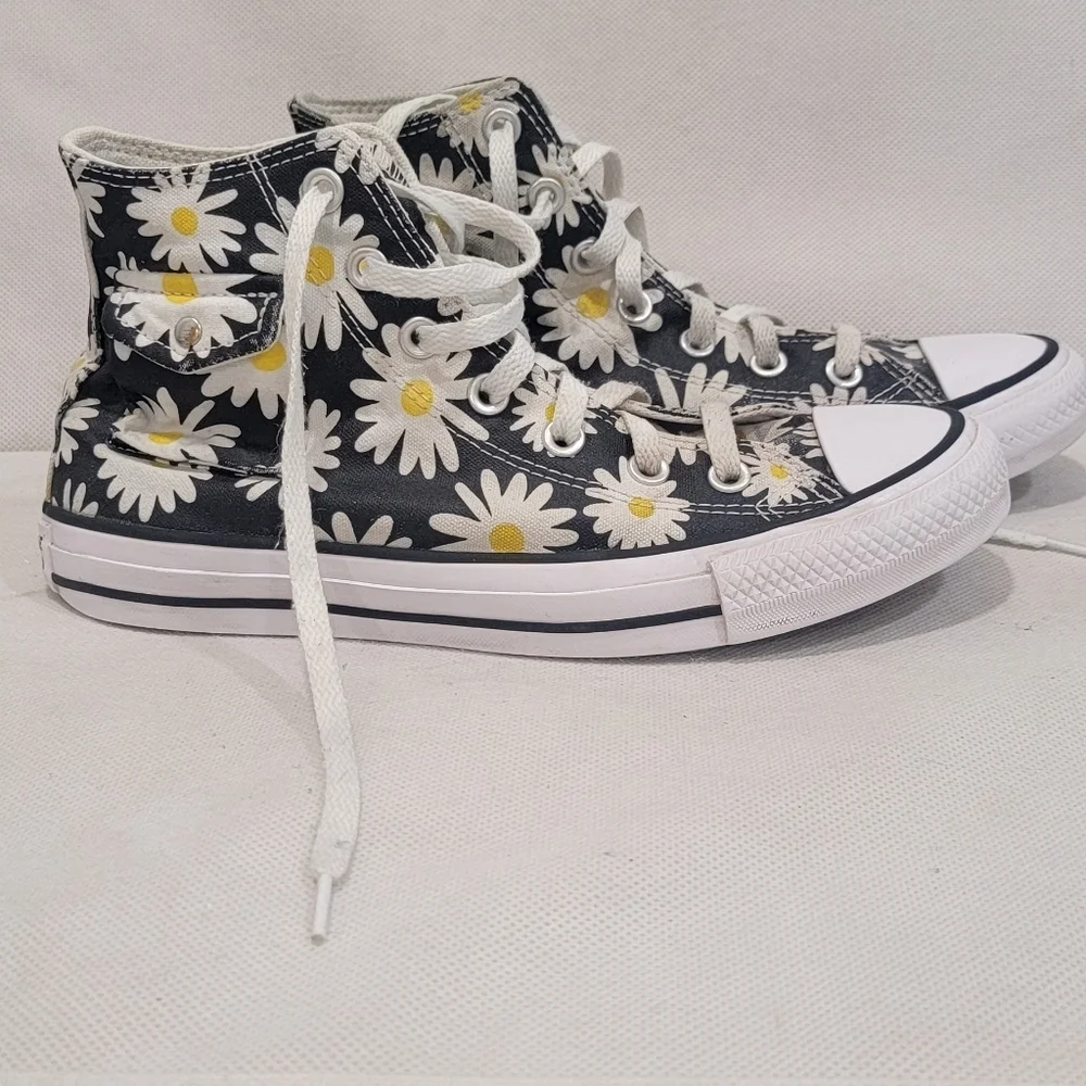 CONVERSE CHUCK TAYLOR HIGH TOP FLORAL DAISY PATTERN WITH SIDE POCKET